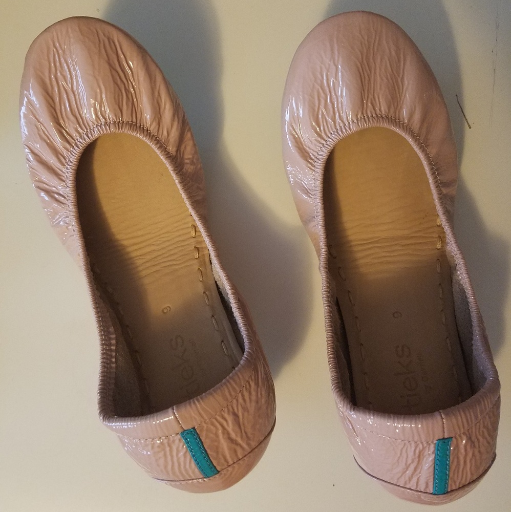 Brand new tieks